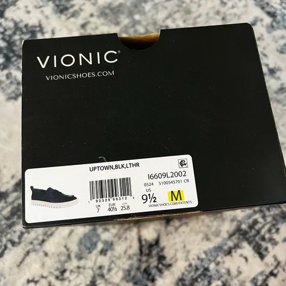 Vionic Women's Flats & Loafers - Black - Picture 6 of 9